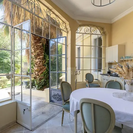 아파트 66c3 Historic Chateau Picasso Private For 4