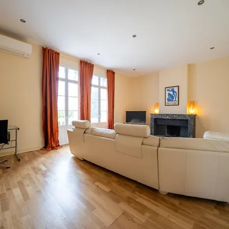 66c3 Historic Chateau Picasso Private For 4 *