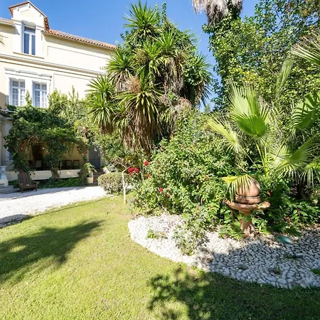 66c3 Historic Chateau Picasso Private For 4 아파트 *